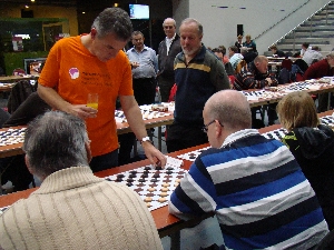 WR_Sim Jos aan zet bij Dinand.jpg