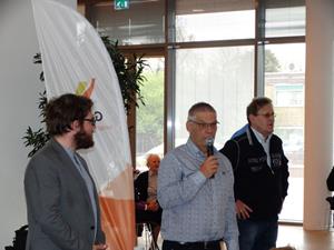 DEZ 8 tot 88 damtoernooi finale 12-04-2017 02925 Herman Beuzel aan het woord.JPG