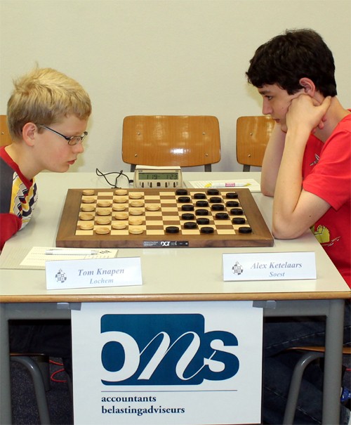 Tom Knapen tegen toernooiwinnaar Alex Ketelaars