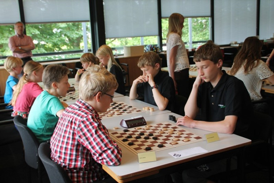 DEZ Laren op NK Sneldammen jeugdteams